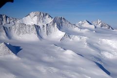 05B Mount Milton, Mount Inderbitzen, Mount Mullen From Airplane Flying From Union Glacier Camp To Mount Vinson Base Camp.jpg